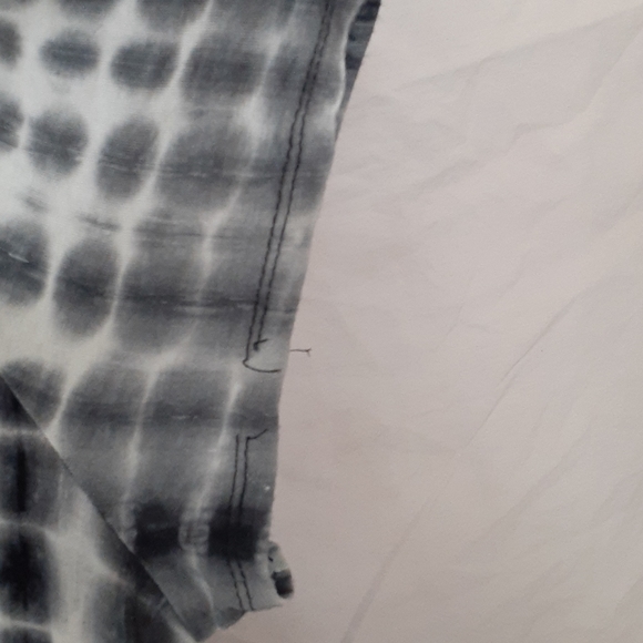 Black/white flowy tie dyed short sleeved top (#1) - Picture 2 of 4
